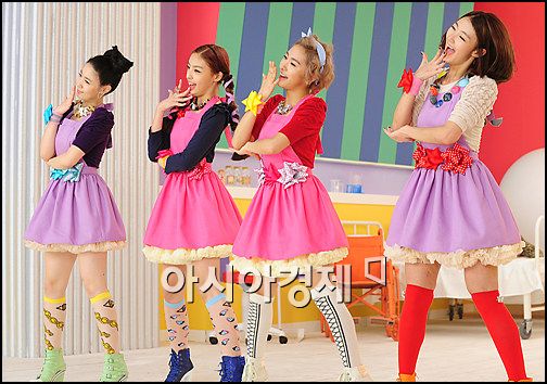 [포토]남녀공학 여자반, 누가 제일 예쁜 척?!