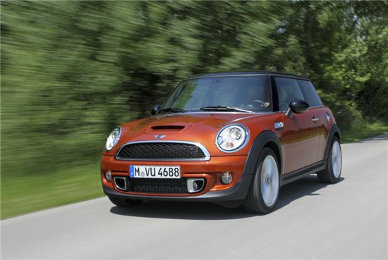 수입車가 싸졌다구요···그건 '착시'