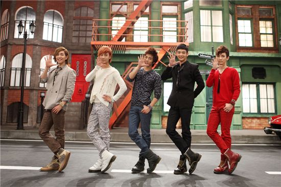 Korean boy band SHINee [SM Entertainment]