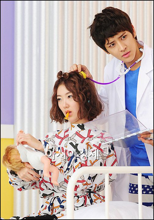 [포토]남녀공학 미소수미 '인형을 딸자식처럼'