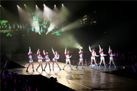 Korean girl group Girls' Generation at their first solo concert in Taiwan. [SM Entertainment]
