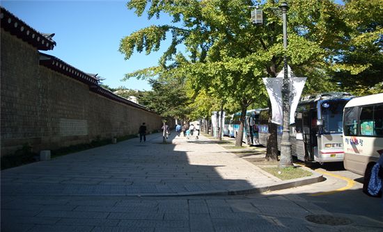 서울시, 단풍과 낙엽의 거리 74개 선정..'가을의 낭만을 느껴보세요'