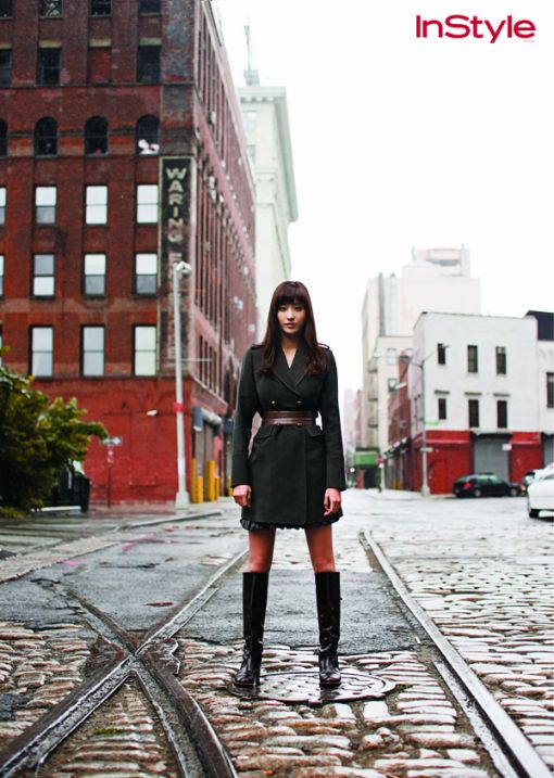 한채영, 밀리터리룩으로 S라인 뽐낸 화보 공개