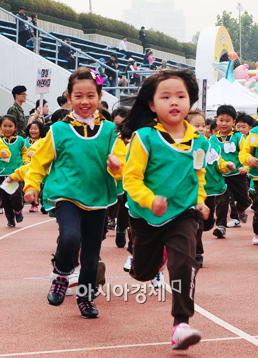 [포토] '힘차게 달려나가는 대한민국의 든든한 미래~"