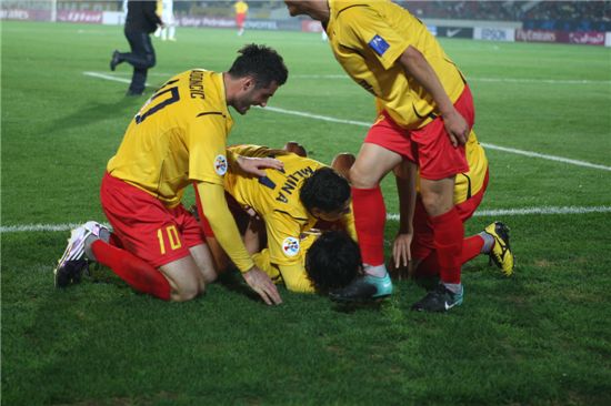 성남, 아시아 클럽 왕좌에 오르다..챔피언스리그 정상 '우뚝'
