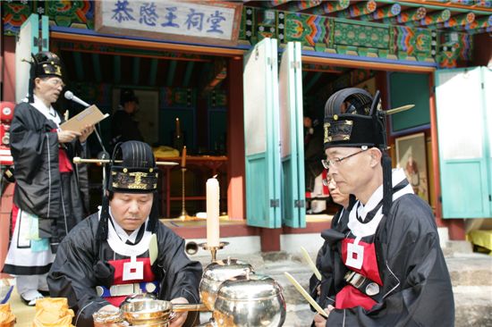 공민왕사당제 개최  