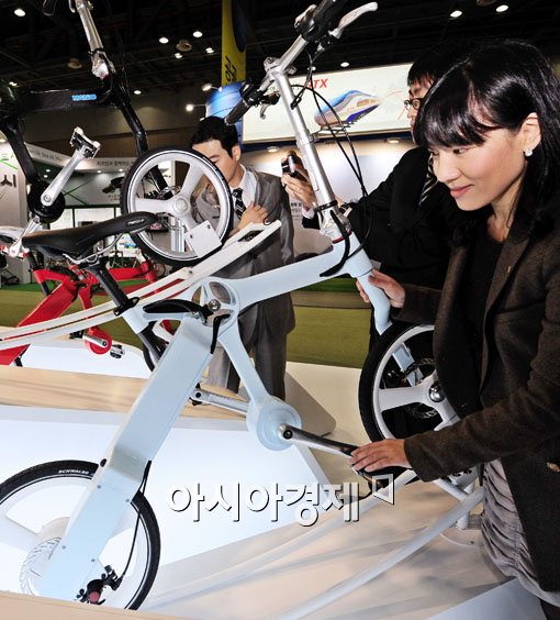 [포토] '어머! 자전거에 체인이 없네~'