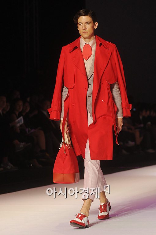 [포토]강렬한 레드