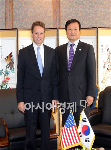[G20 포토]미 재무장관과 만난 윤증현 재정부 장관
