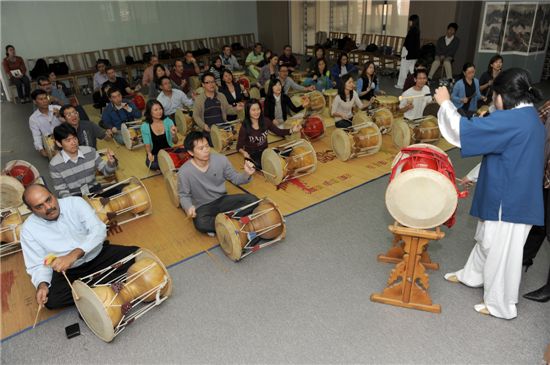 한진해운, 해외 모범직원 38명 본사 초청