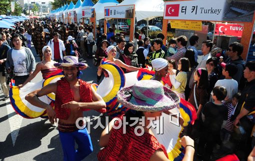 [포토] '세계음식문화 즐기려 오세요~'