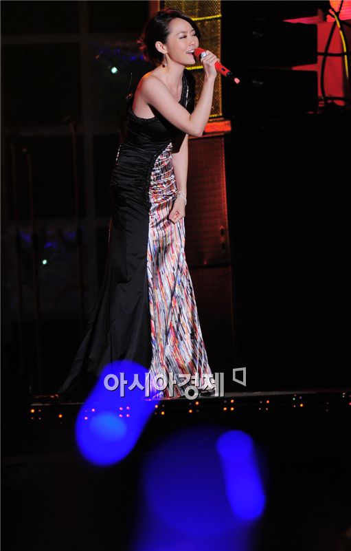 [PHOTO] Jane Zhang performs at Asia Song Festival