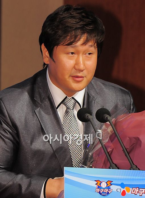 [포토]이대호 "성흔이형 미안해"