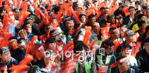 [포토]시청에 모인 전국 어민들!