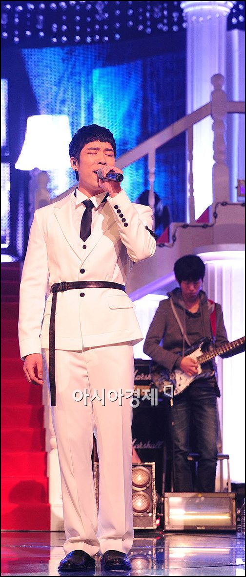 [포토]2AM 이창민 '첫 정규음반 입니다'