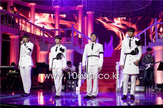 2AM to launch singing career throughout Asia