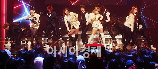 [포토]남녀공학 '투 레이트'
