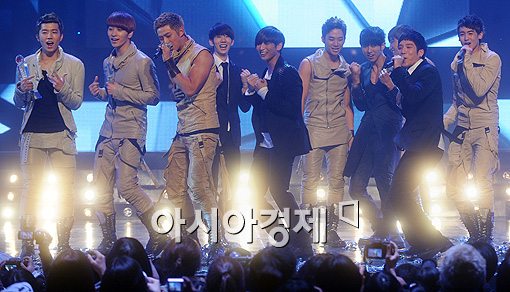 [PHOTO] 2PM wins top prize on Mnet "M! CountDown"