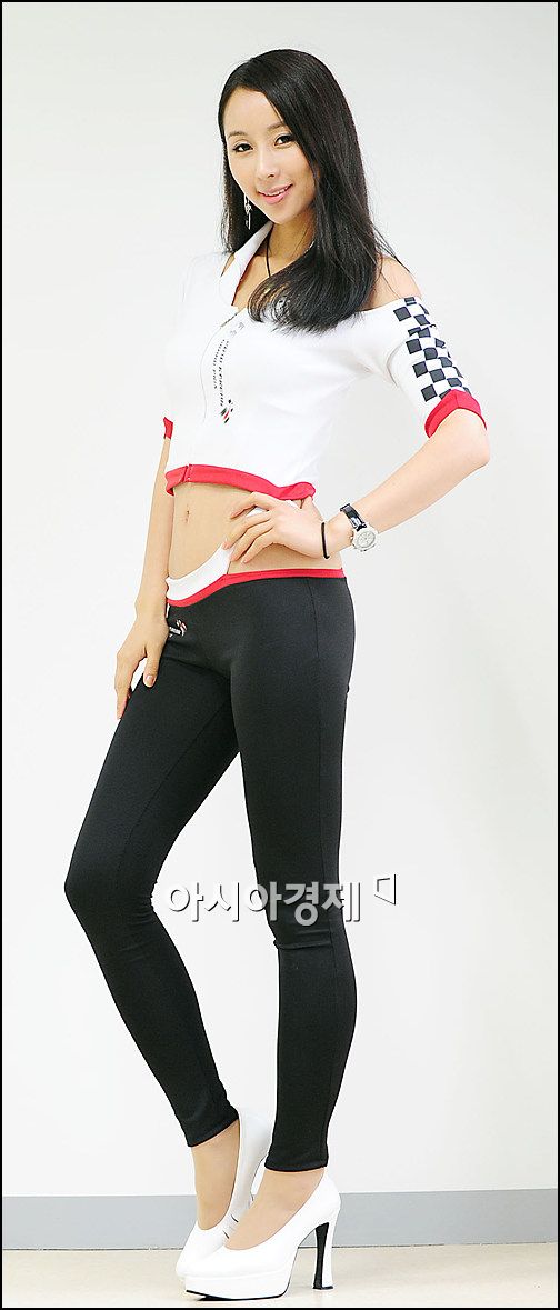 [포토]윤솔 'F1 그리드걸 이에요'