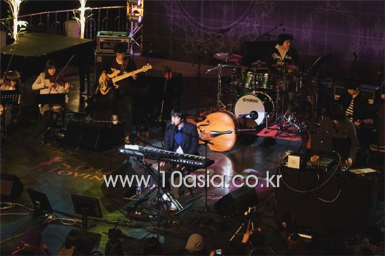 [PHOTO] Epitone Project, Guckkasten sing at Grand Mint Festival