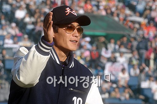 [포토]한민관 '우리팀 수고했어'