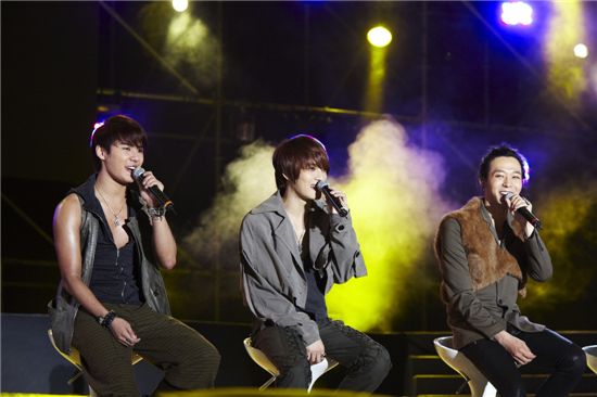Korean boy band JYJ at their showcase in Taiwan [Prain Inc.] 