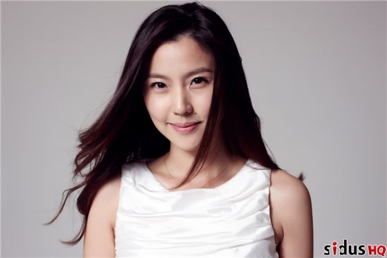 이윤미, 장혁·한예슬·조인성 등과 한솥밥