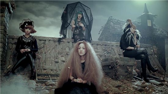 걸그룹vs보이그룹, 하반기 판세··성대결 '점입가경' 