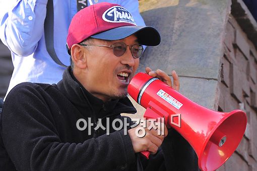 '평양성' 이준익 감독 "윤제문은 끝내주는 배우" 극찬
