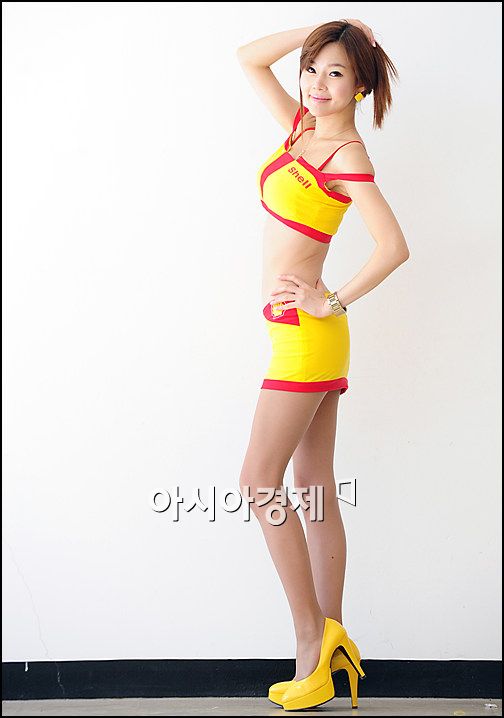 [포토]레이싱걸 지연수, 빛나는 꿀벅지