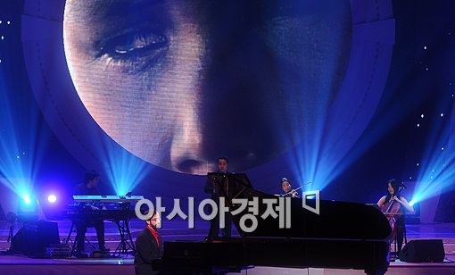 [포토]케빈 컨, 아름다운 피아노 선율