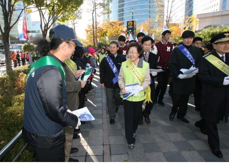 신연희 강남구청장, G20회의 대중교통 이용 캠페인 
