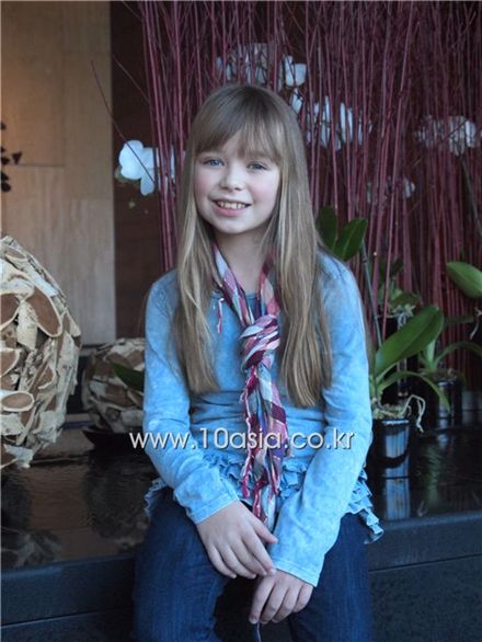 Somewhere Over The Rainbow - 6-Year-Old Connie Talbot