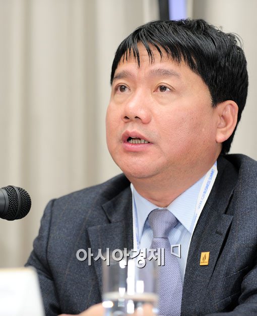 [포토] 기자회견 갖는 딘라탕 페트로베트남 회장