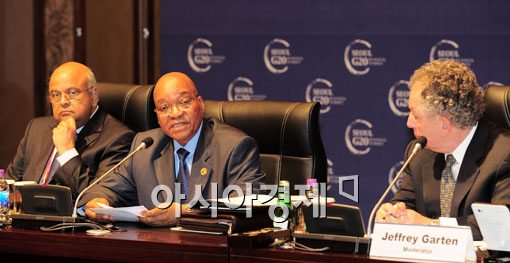 [포토] 무역투자확대방안 제시하는 남아공 대통령