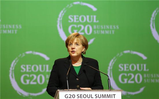 앙겔라 메르켈 독일 총리가 11일 G20 비즈니스 서밋이 주최한 오찬에서 기조 연설을 하고 있다.(사진=연합뉴스)
