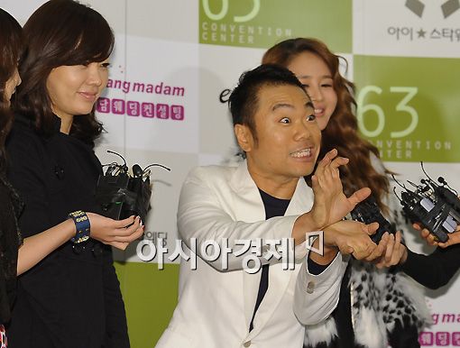 [포토]정종철 "선배님 축하합니다"