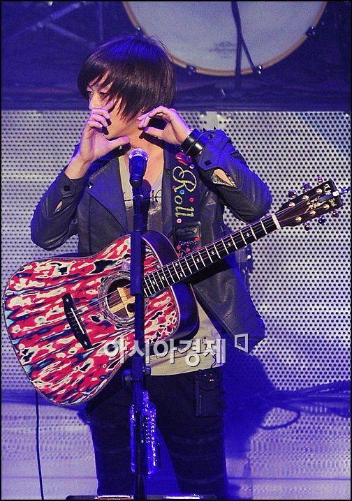 [포토]윤도현 '여러분 목소리, 너무 작아요'