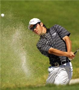 강경남, 3위 "우승 경쟁은 하루 뒤에~"