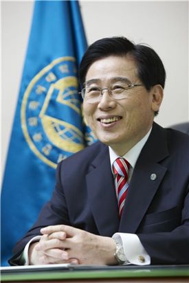 박철 한국외국어대학교 총장