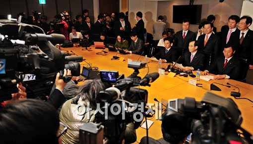 [포토] 현대건설 인수대상자 발표하는 채권단