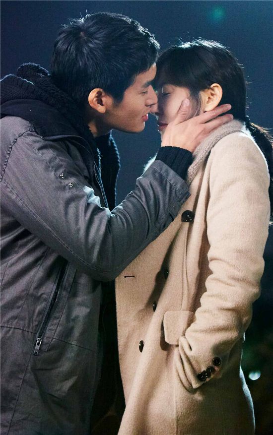 정겨운-김소연, '닥터챔프' 키스신 촬영만 '10시간' 