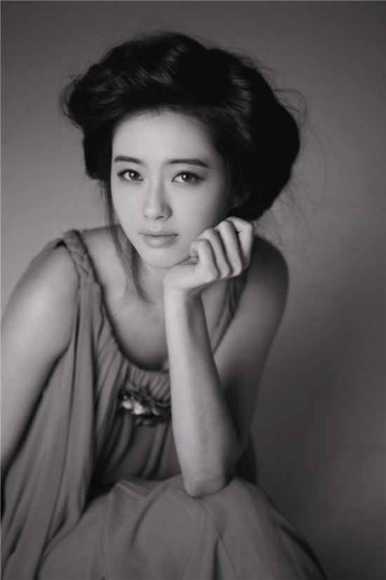 아라, 홈페이지서 스틸컷 첫 공개..'여신 포스' 