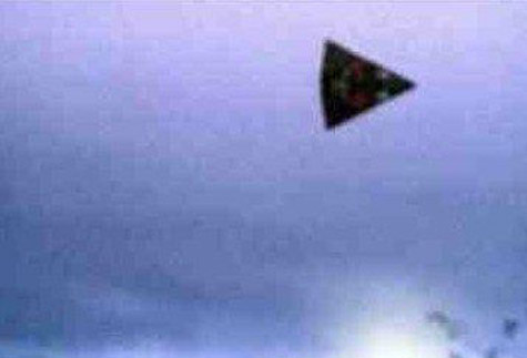 3각형 UFO, 영국서 3년 새 3차례 목격