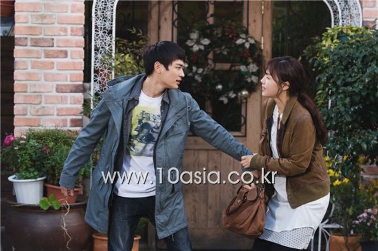 Minho and Han Ji-hye [Chae Ki-won/10Asia]
