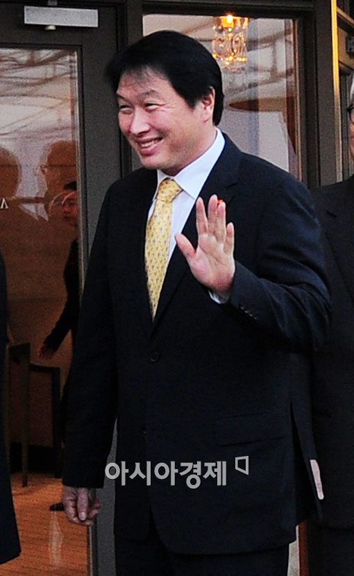 [포토] 최태원 회장, '여러분, 안녕~'