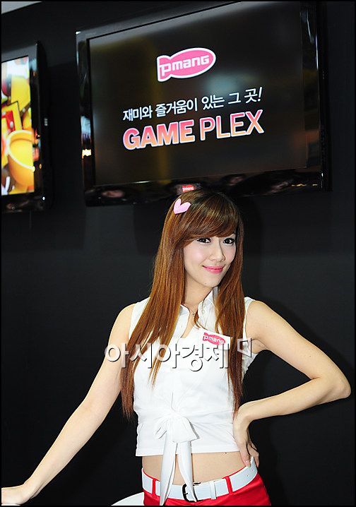 [포토]레이싱걸 김희은, 지스타 빛내는 꿀벅지