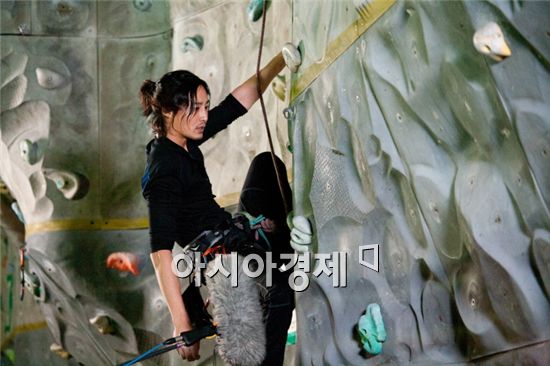 이필립, 암벽 등반 씬 직접 소화…"연기자로서 당연한 일"