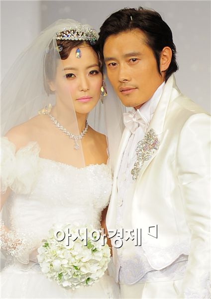 Kim Hee-sun and Lee Byung-hun [Han Youn-jong/Asia Economic Daily]