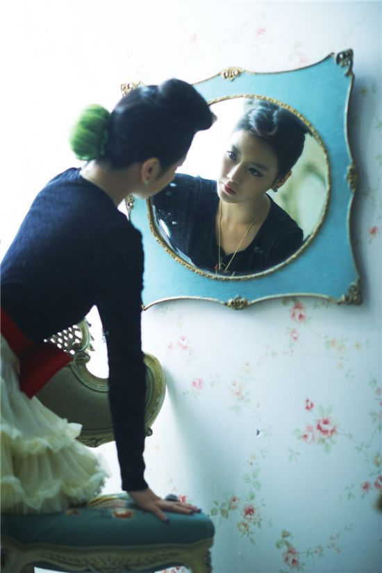 [포토]티아라 소연 "저 거울보는 여자예요"